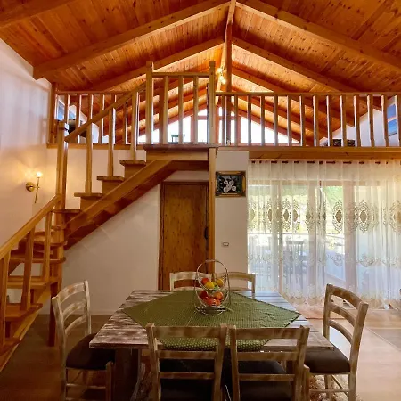 River Escape - Private Beach, Scenic View & Bbq Vila Tepelene