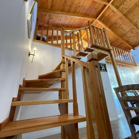 River Escape - Private Beach, Scenic View & Bbq Vila