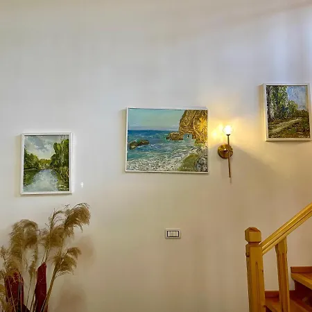 Vila River Escape - Private Beach, Scenic View & Bbq