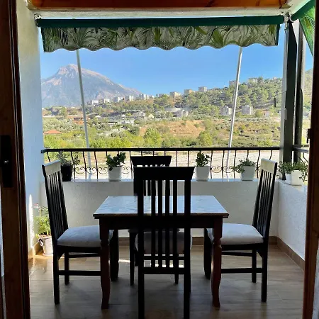 Vila River Escape - Private Beach, Scenic View & Bbq Tepelene