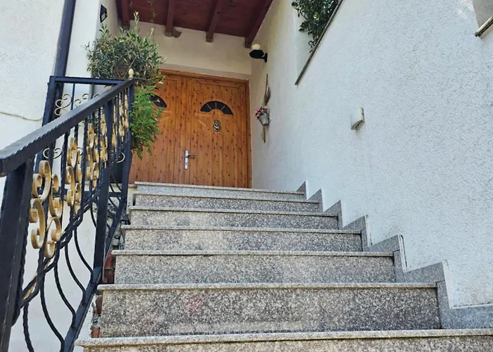 River Escape - Private Beach, Scenic View & Bbq *