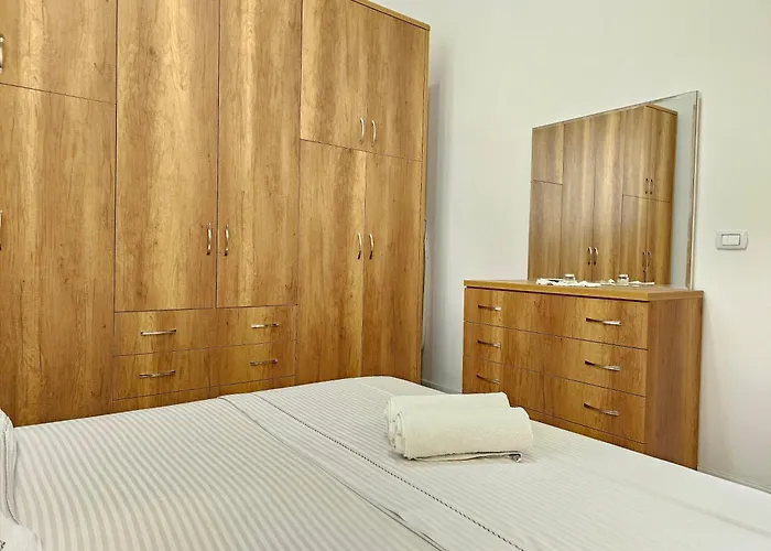 River Escape - Private Beach, Scenic View & Bbq