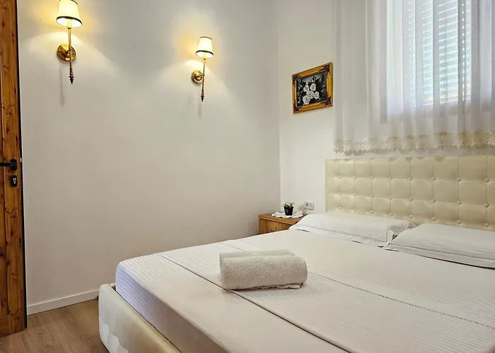 River Escape - Private Beach, Scenic View & Bbq Villa Tepelene