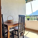 Villa River Escape - Private Beach, Scenic View & Bbq Tepelene