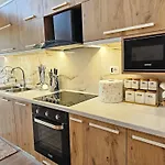 River Escape - Private Beach, Scenic View & Bbq *