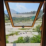 River Escape - Private Beach, Scenic View & Bbq Villa Tepelene