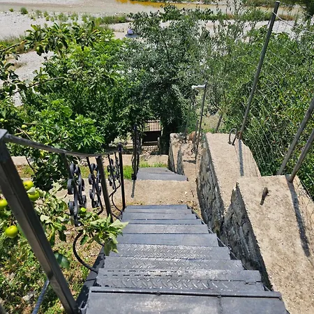River Escape - Private Beach, Scenic View & Bbq Villa *