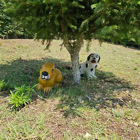 Villa River Escape - Private Beach, Scenic View & Bbq *