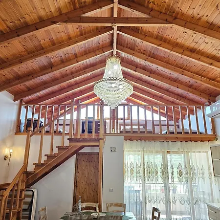 River Escape - Private Beach, Scenic View&bbq Villa Tepelene