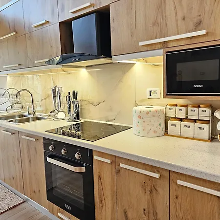 River Escape - Private Beach, Scenic View & Bbq *