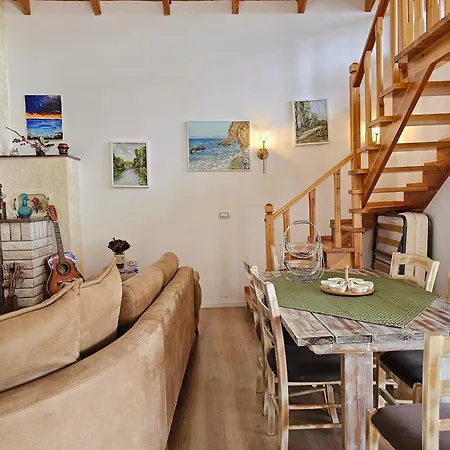 River Escape - Private Beach, Scenic View & Bbq Tepelene