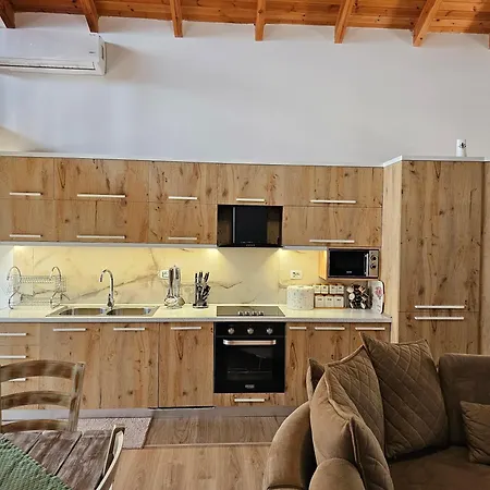 River Escape - Private Beach, Scenic View & Bbq