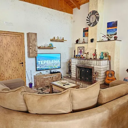 River Escape - Private Beach, Scenic View & Bbq Villa