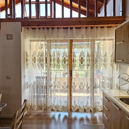 River Escape - Private Beach, Scenic View & Bbq וילה *