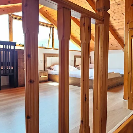 River Escape - Private Beach, Scenic View & Bbq Villa