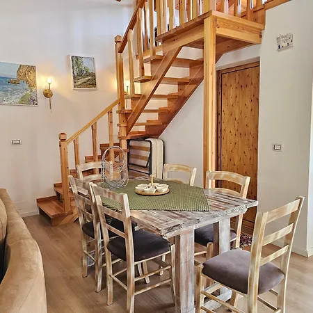Villa River Escape - Private Beach, Scenic View & Bbq *