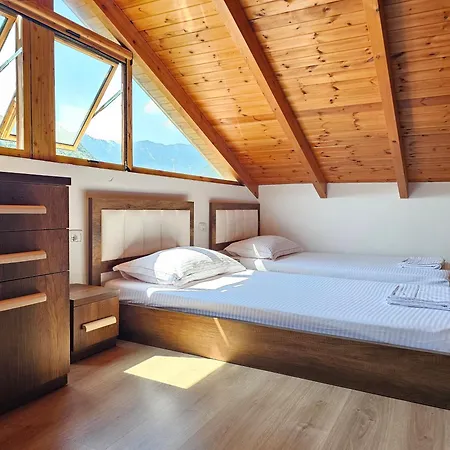 River Escape - Private Beach, Scenic View & Bbq Villa Tepelena