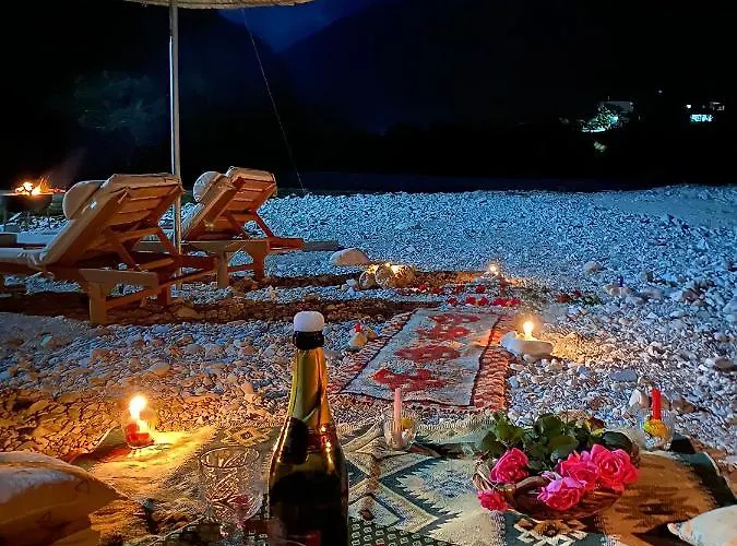 River Escape - Private Beach, Scenic View&bbq