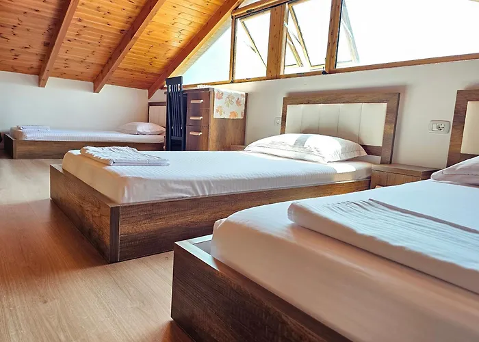 Villa River Escape - Private Beach, Scenic View&bbq *
